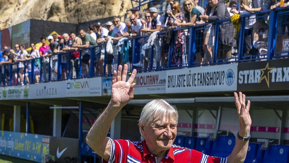 Ptají se mě, koho teď budu trénovat, směje se oslavenec Škorpil poté, kdy se stal hitem internetu